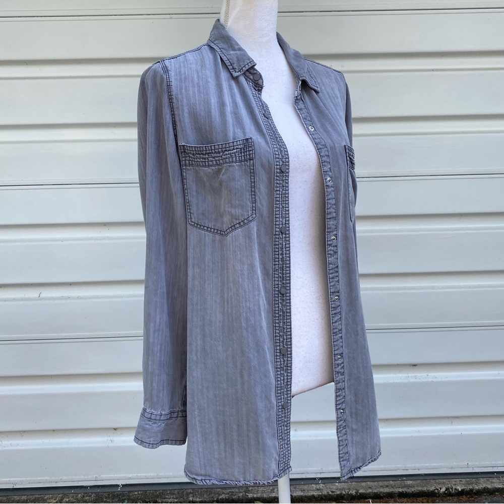 Intro Gray Distressed Button Down - Picture 3 of 8